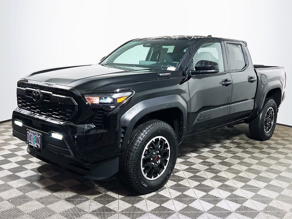 Used 2025 Toyota Tacoma TRD Off-Road image 4