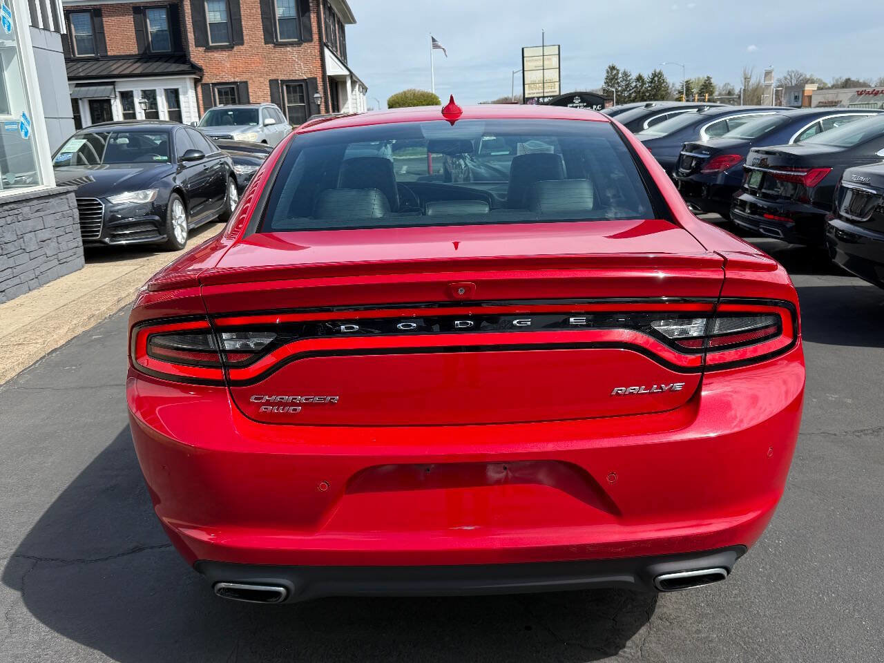 Used 2015 Dodge Charger SXT w/ AWD Plus Group image 6