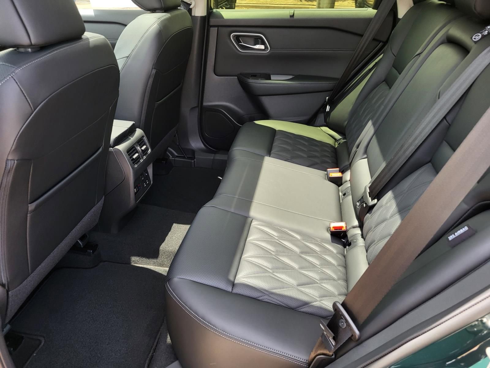 New 2026 Nissan Rogue Platinum AWD/4WD image 17