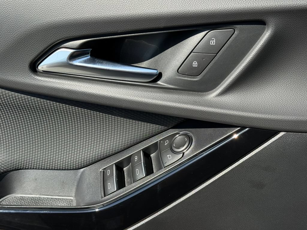 Used 2026 Chevrolet Equinox RS FWD image 26