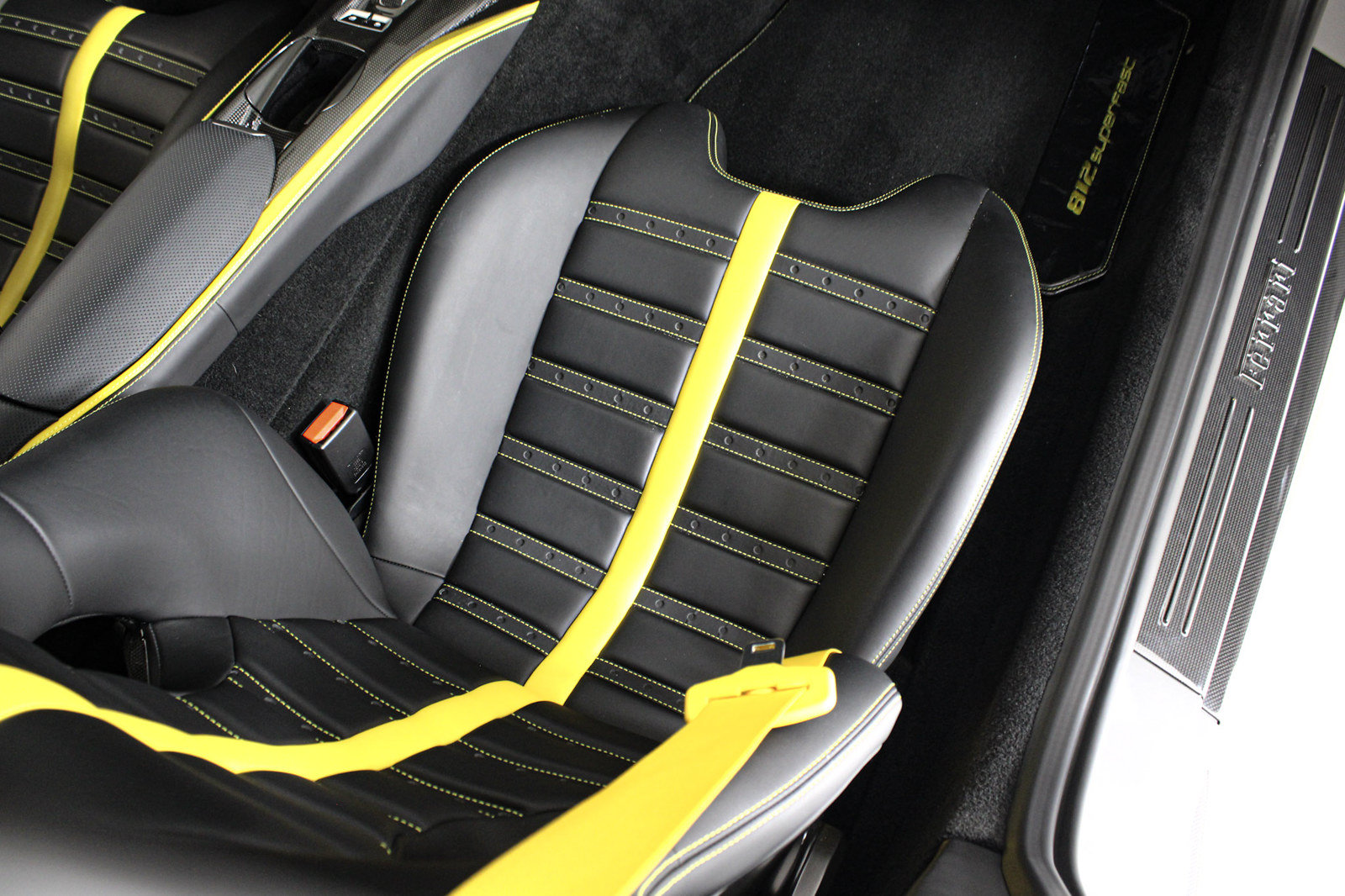 Used 2019 Ferrari 812 Superfast RWD image 22