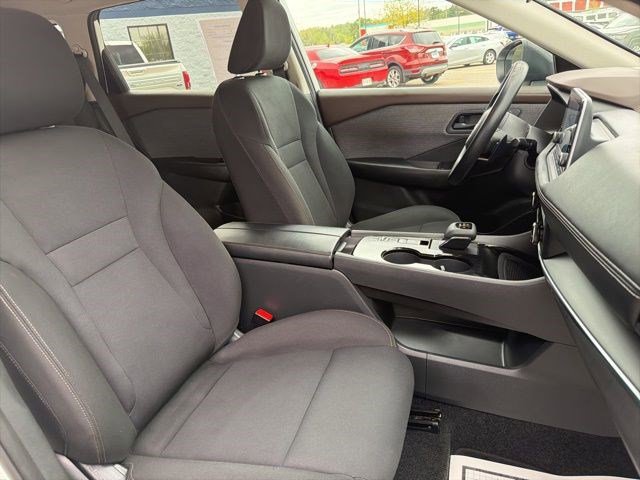 Used 2023 Nissan Rogue S FWD image 17