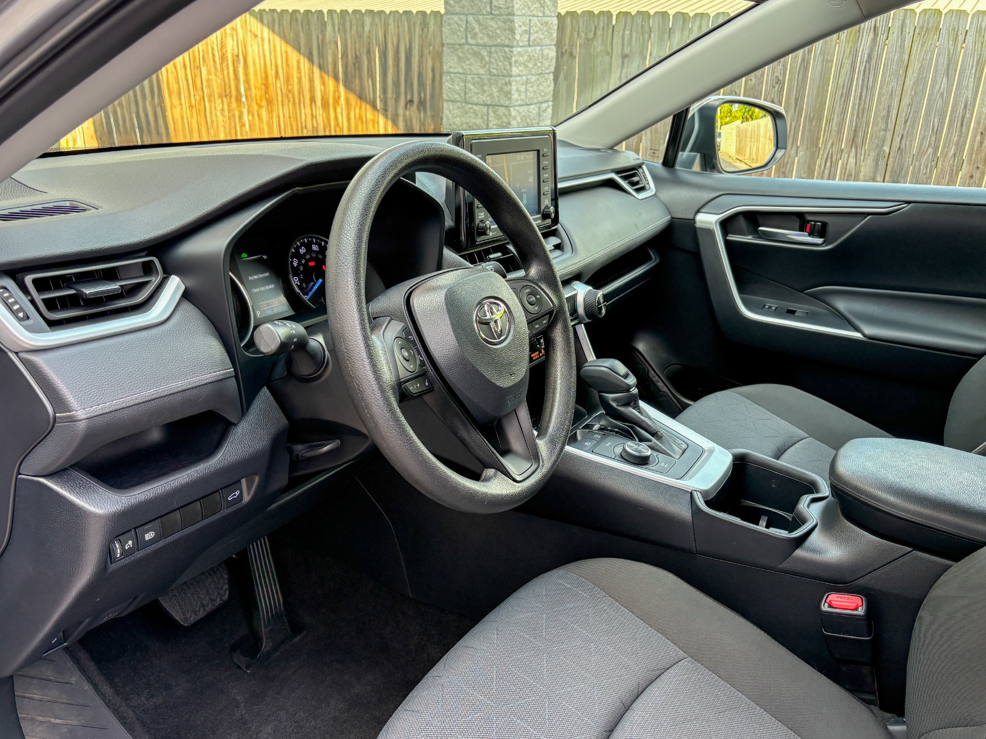 Used 2022 Toyota RAV4 XLE w/ Convenience Package AWD/4WD image 16