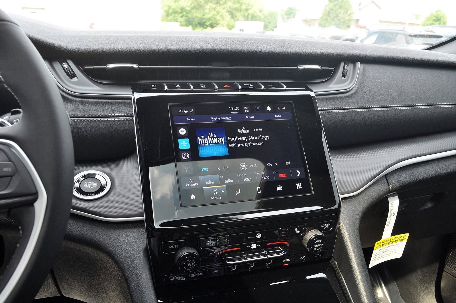 Used 2023 Jeep Grand Cherokee Altitude image 17