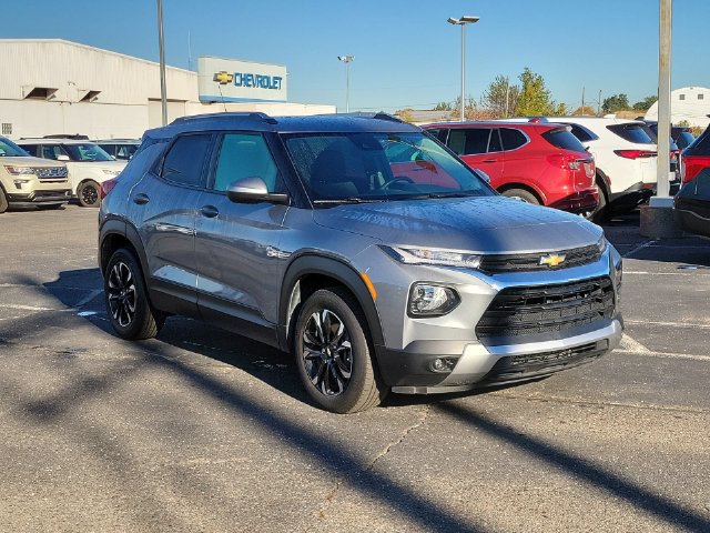 Certified 2023 Chevrolet TrailBlazer LT FWD image 2