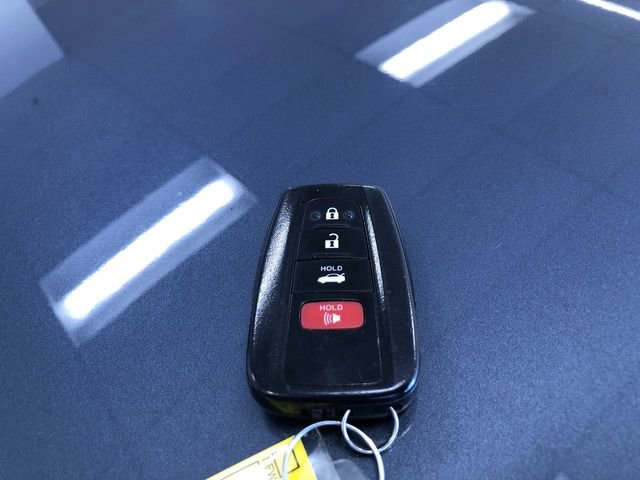 Used 2020 Toyota Avalon XLE FWD image 32