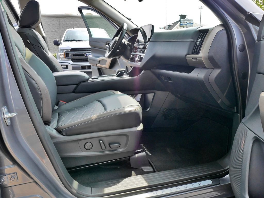 Used 2023 Nissan Pathfinder Platinum AWD/4WD image 10