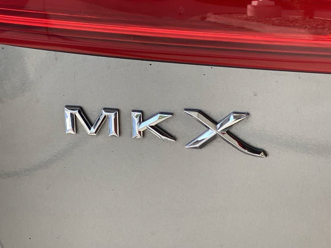 Used 2016 Lincoln MKX Reserve w/ Technology Package AWD/4WD image 11