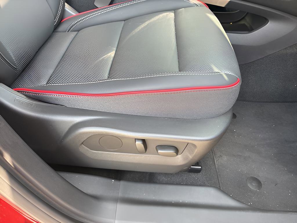 Used 2023 Buick Envision Essence w/ Technology Package I image 11