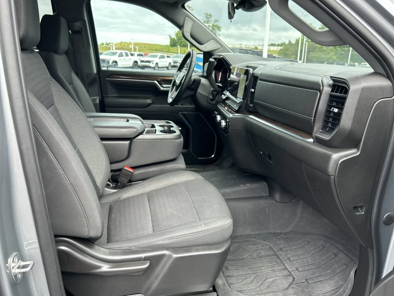 Used 2023 GMC Sierra 1500 SLE AWD/4WD image 15