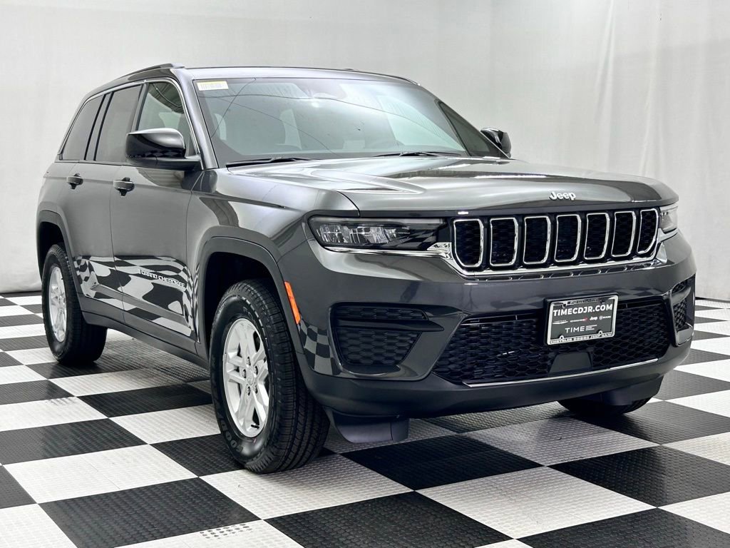 New 2025 Jeep Grand Cherokee Laredo w/ Trailer Tow Package image 2