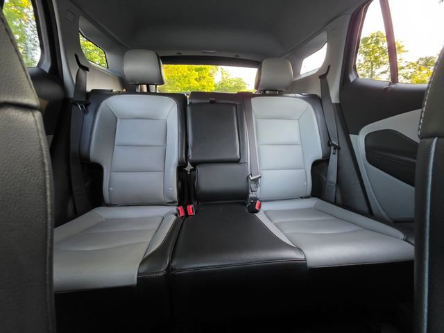 Used 2021 GMC Terrain SLT image 29