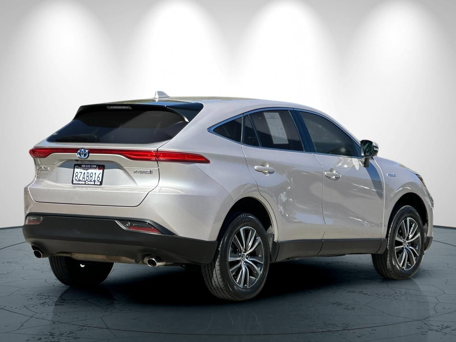 Used 2021 Toyota Venza LE AWD/4WD image 4