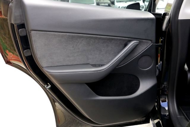 Used 2022 Tesla Model Y Performance image 23