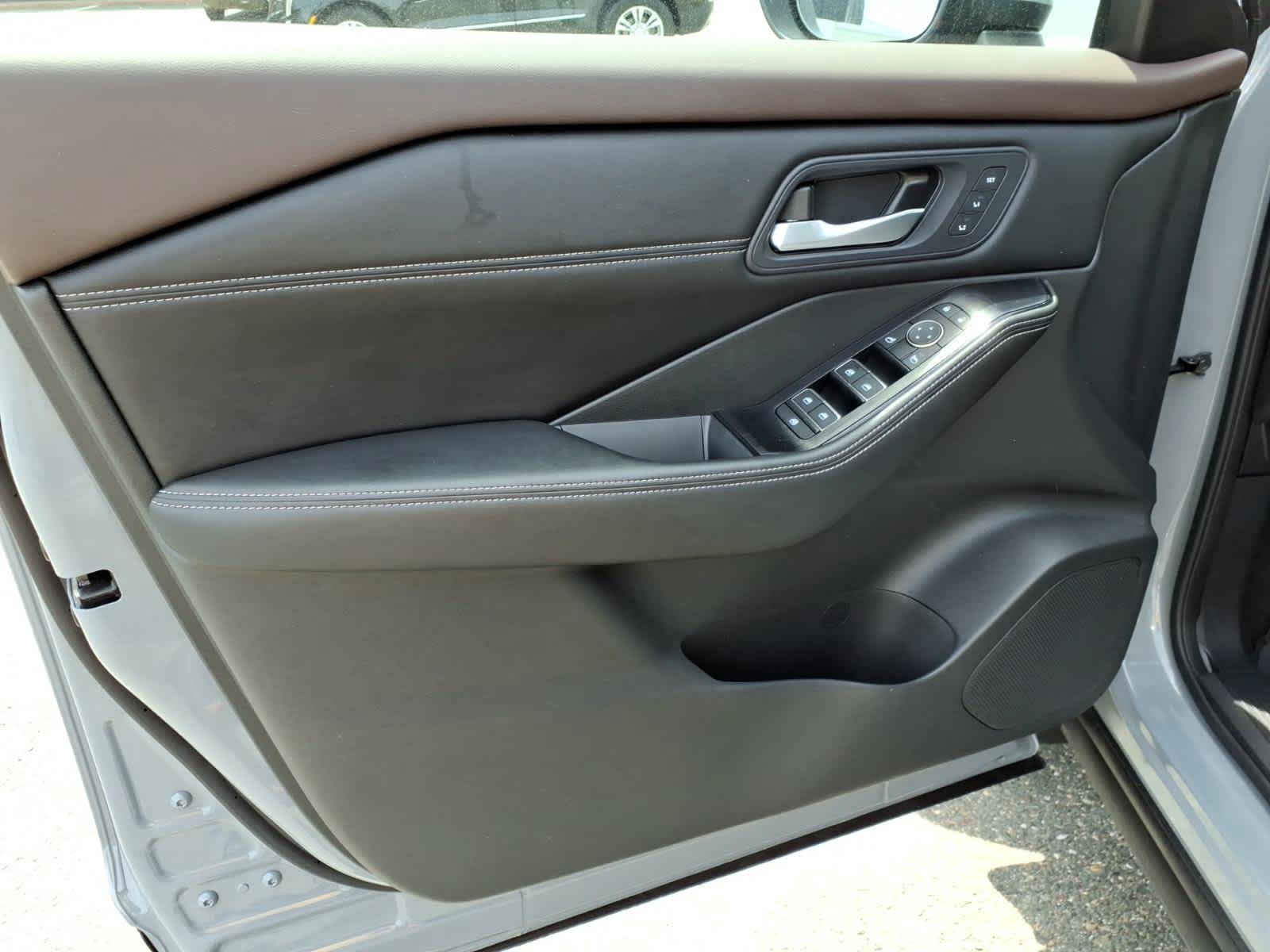 Certified 2023 Nissan Rogue SL AWD/4WD image 10