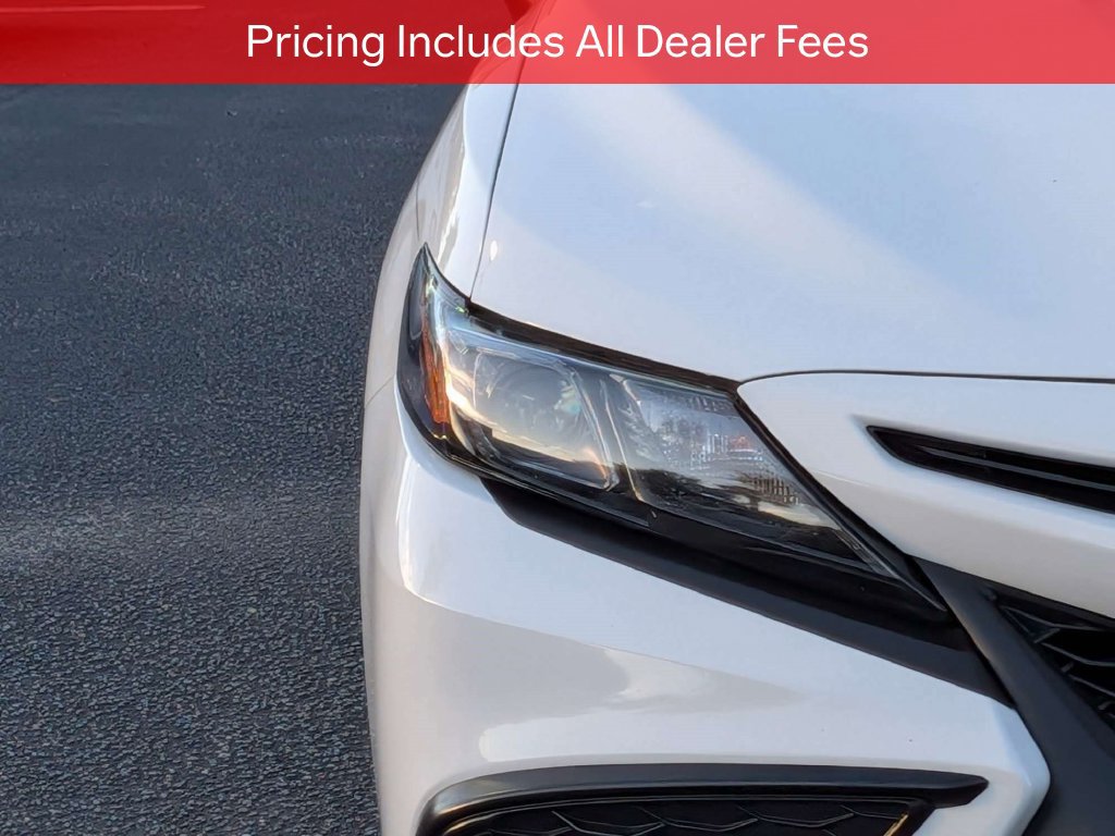 Used 2024 Toyota Camry SE FWD image 11