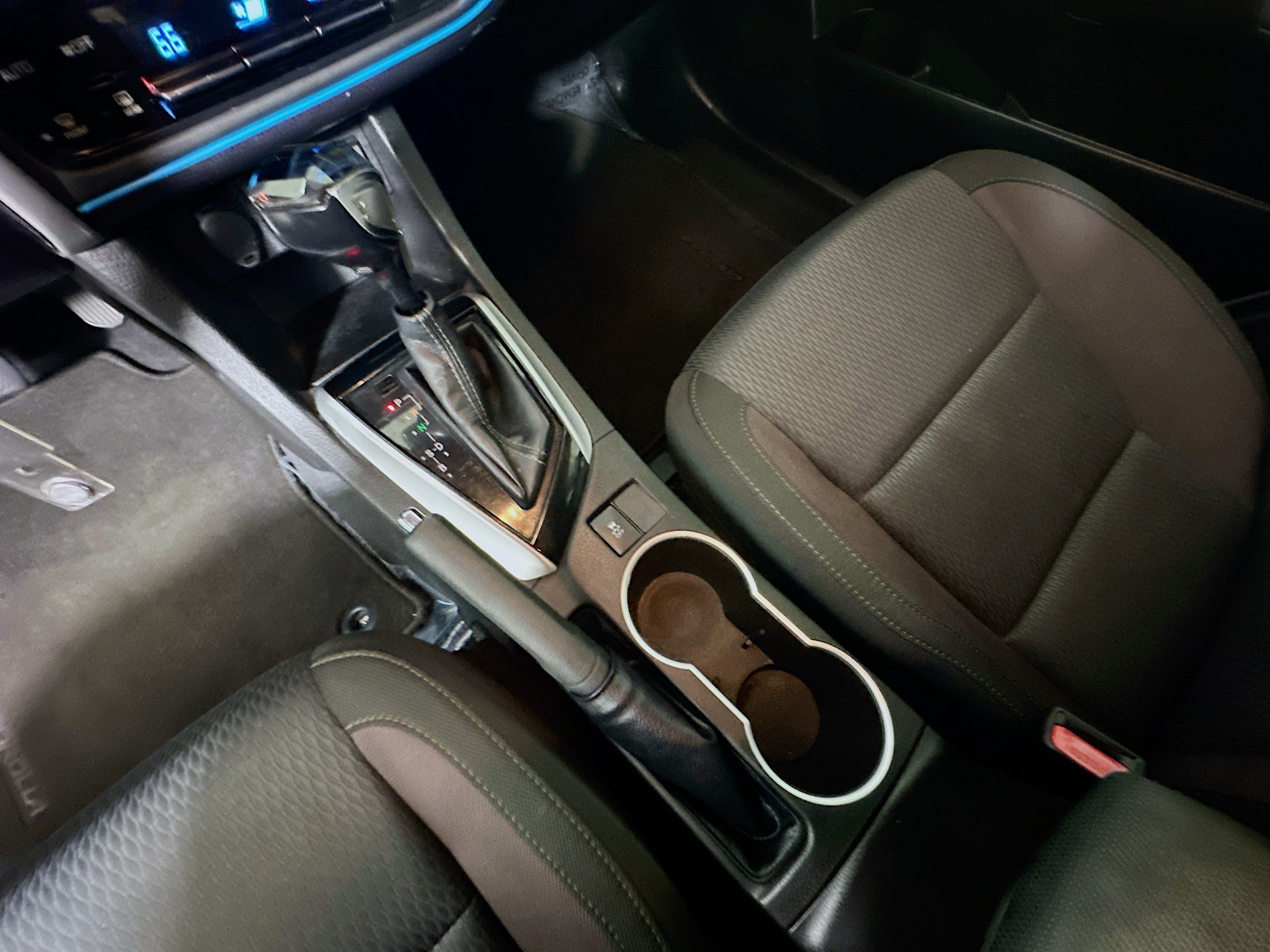 Used 2019 Toyota Corolla LE FWD image 21