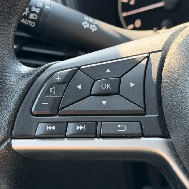 Used 2024 Nissan Altima 2.5 SV FWD image 15