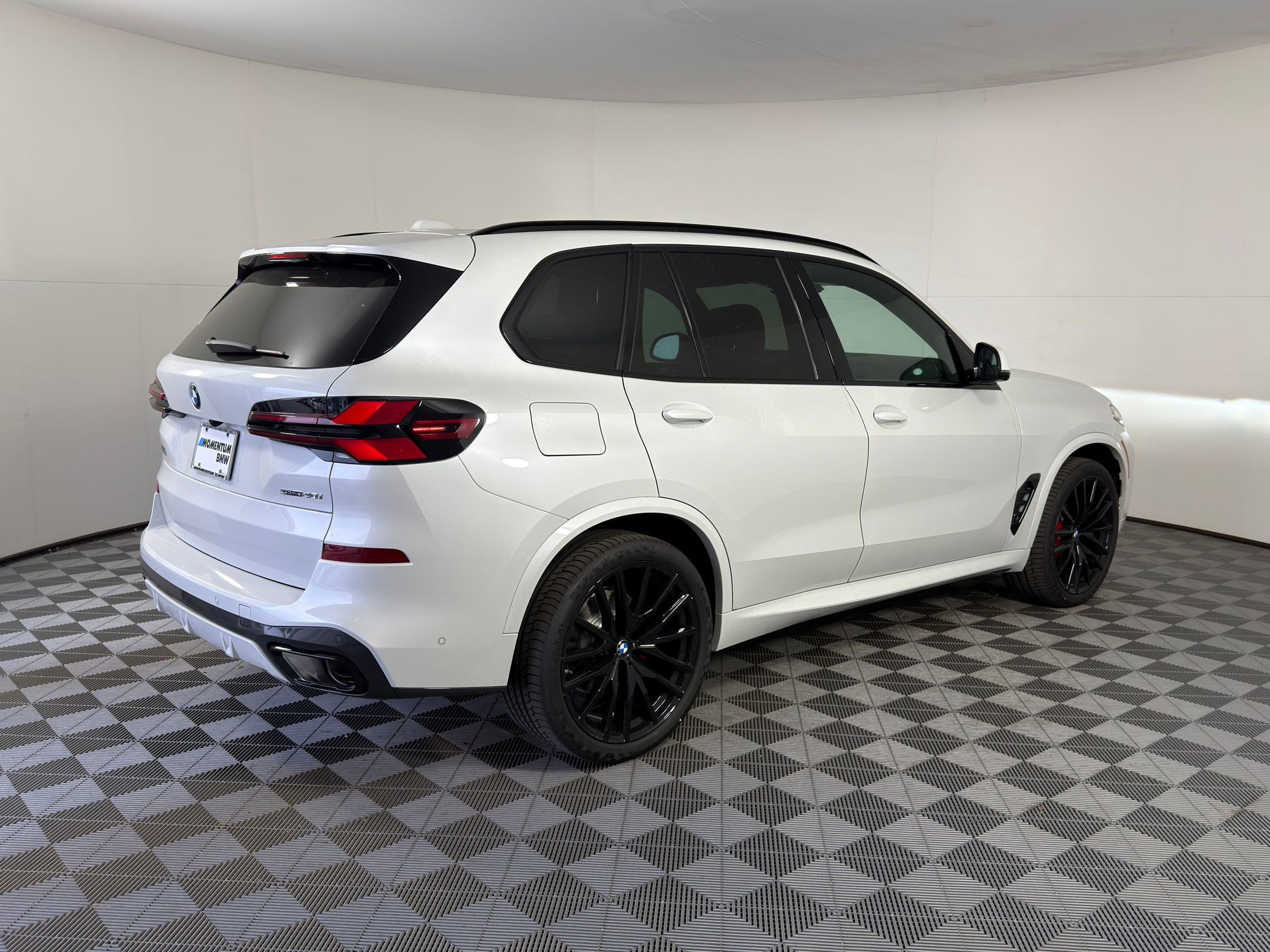 New 2026 BMW X5 sDrive40i w/ M Sport Package image 8