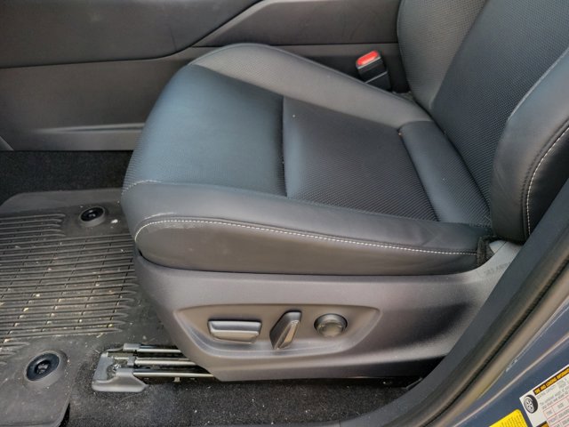 Used 2025 Toyota Crown Signia image 7