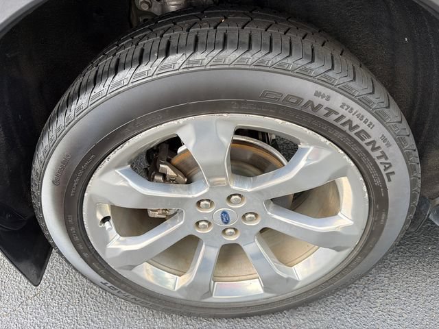 Used 2020 Ford Explorer Platinum w/ Premium Technology Package AWD/4WD image 17