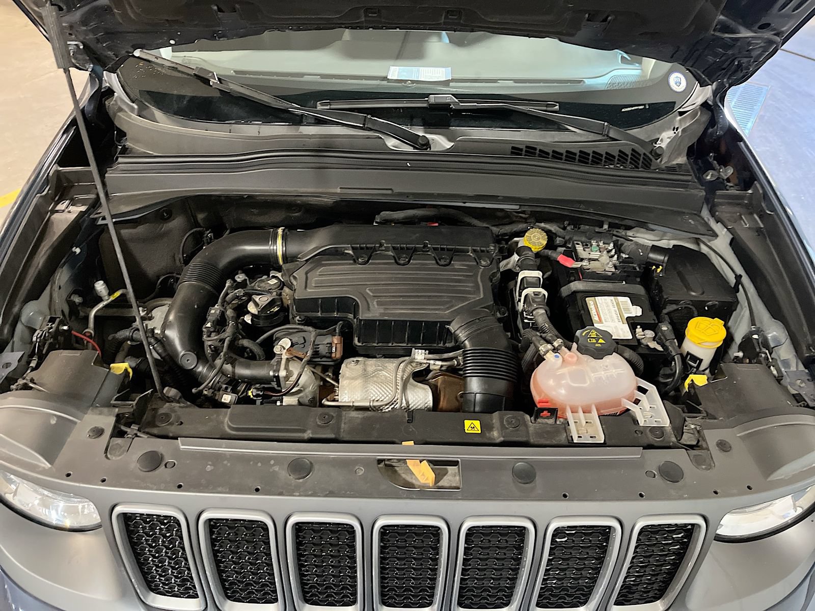 Used 2023 Jeep Renegade Limited AWD/4WD image 31