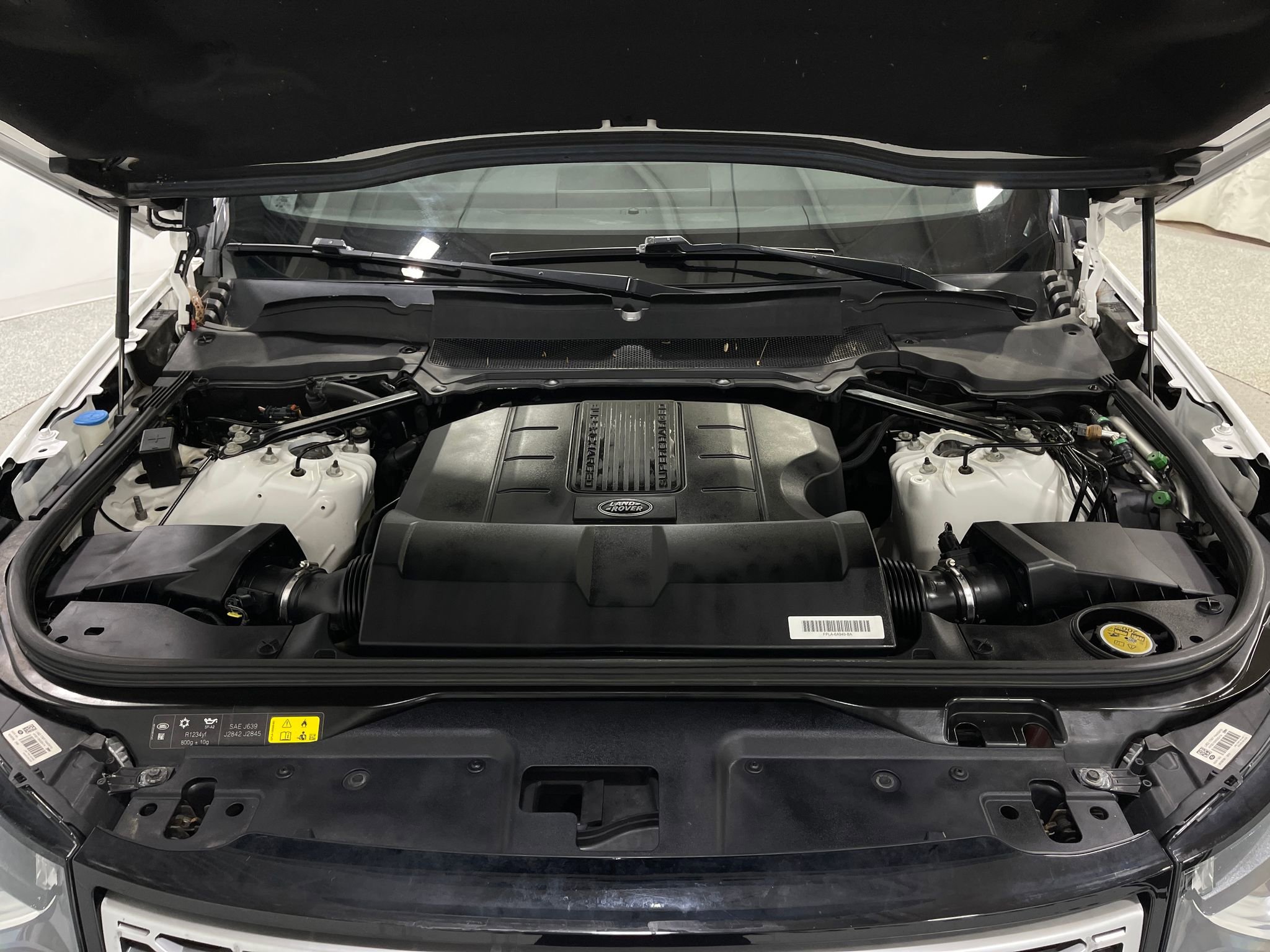 Used 2018 Land Rover Discovery HSE image 27