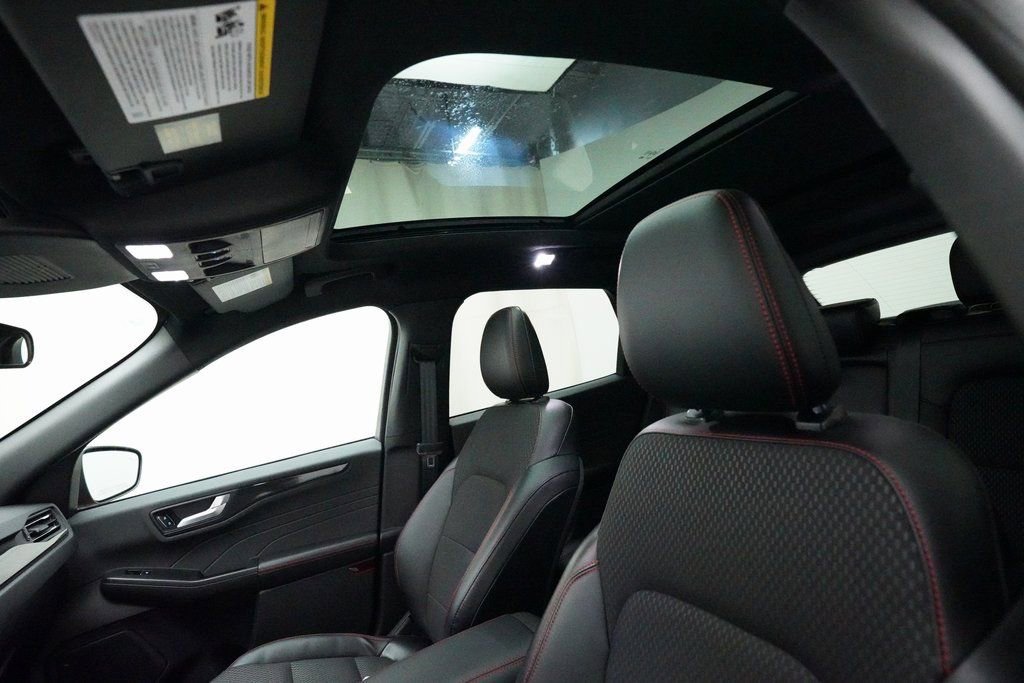 Used 2023 Ford Escape ST-Line w/ Tech Pack #1 image 32