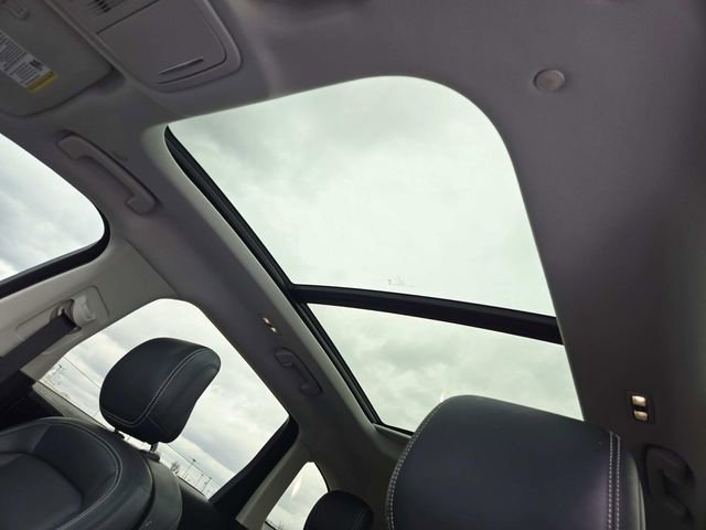 Used 2025 Lincoln Nautilus Premier w/ Equipment Group 102A image 6