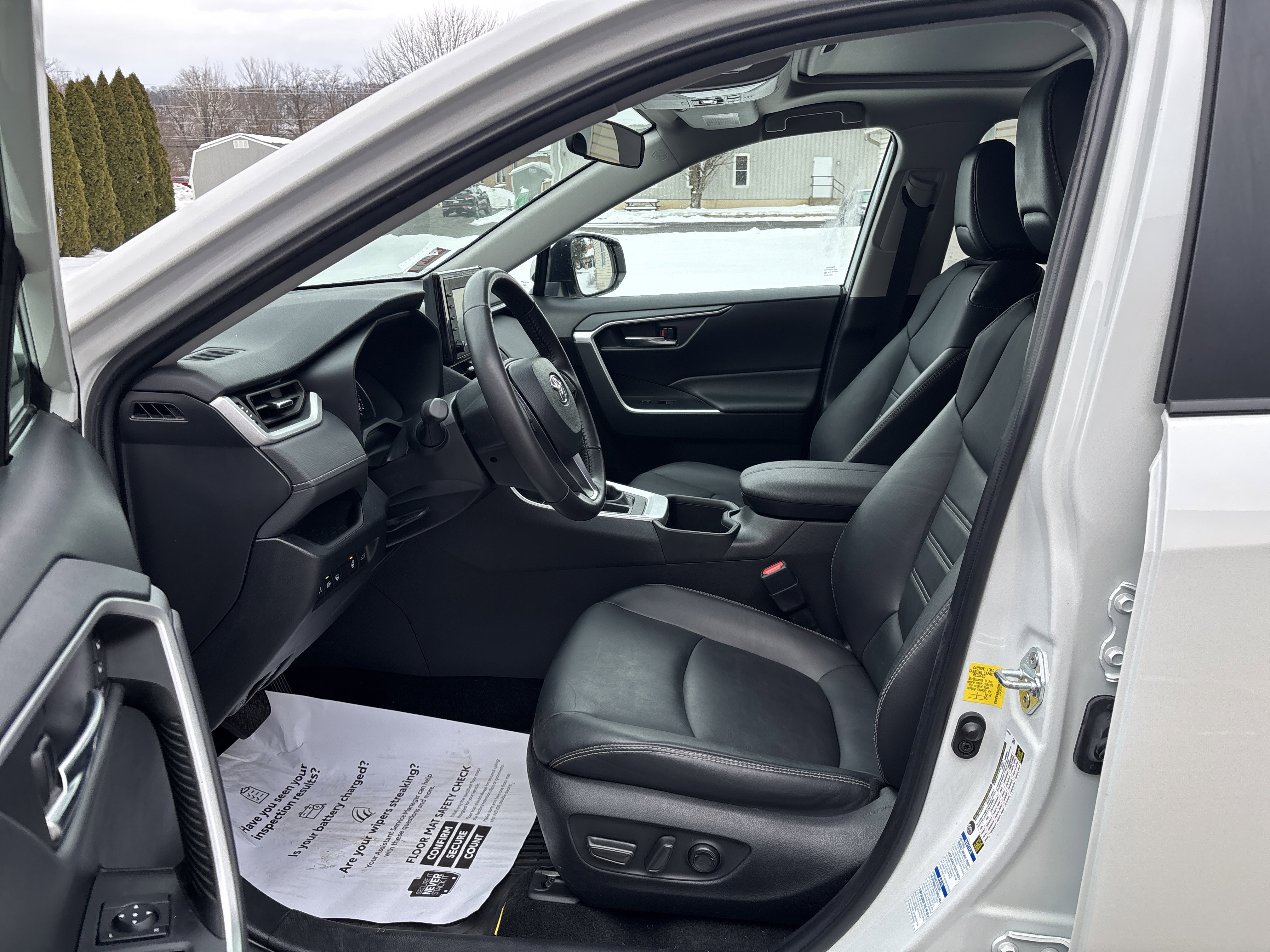 Certified 2022 Toyota RAV4 XLE Premium image 13