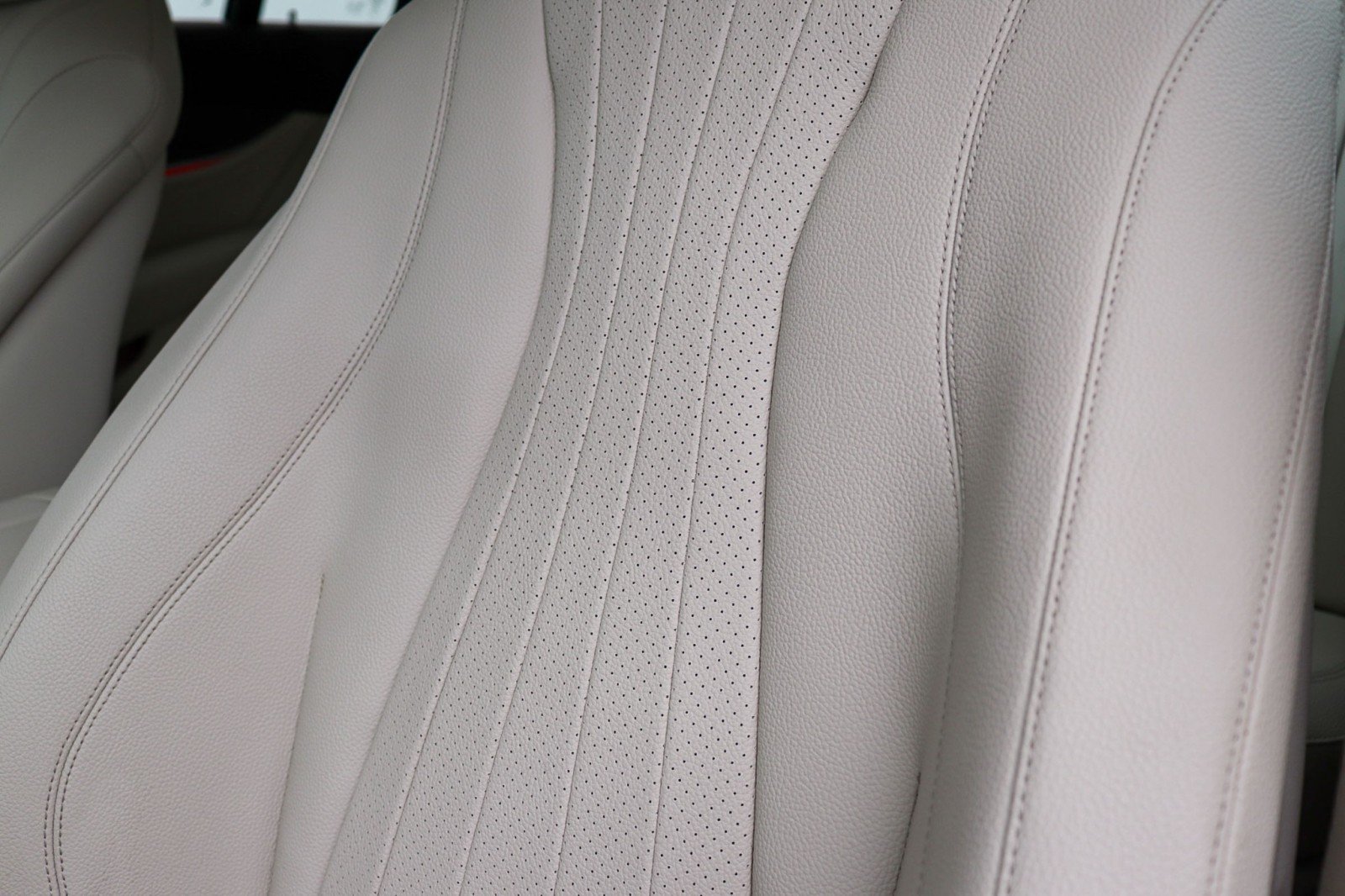 Used 2017 Mercedes-Benz E 300 image 28