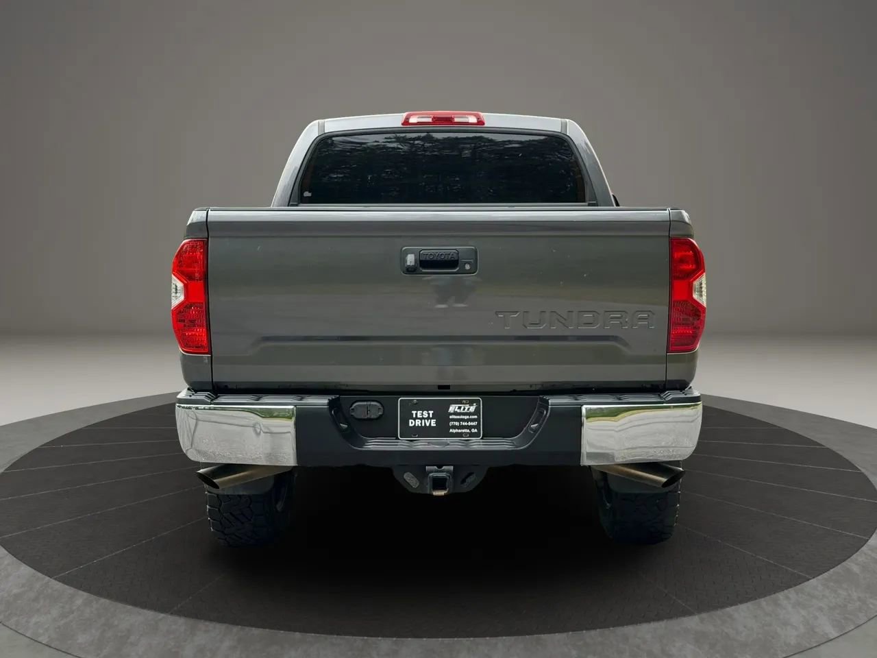 Used 2020 Toyota Tundra SR5 w/ SR5 Leather Package RWD image 5