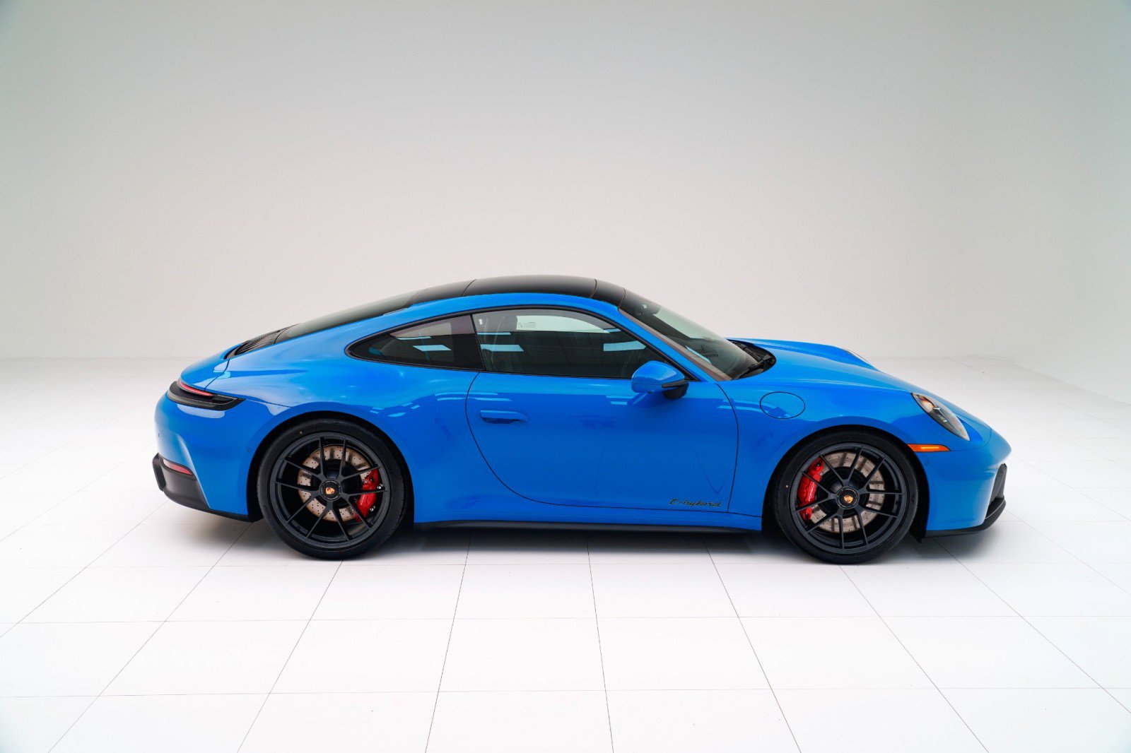 New 2026 Porsche 911 Carrera 4 GTS image 8