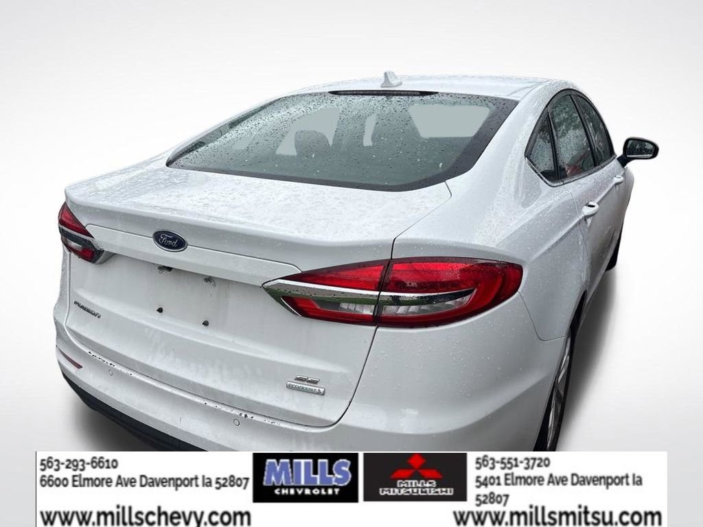 Used 2019 Ford Fusion SE FWD image 3