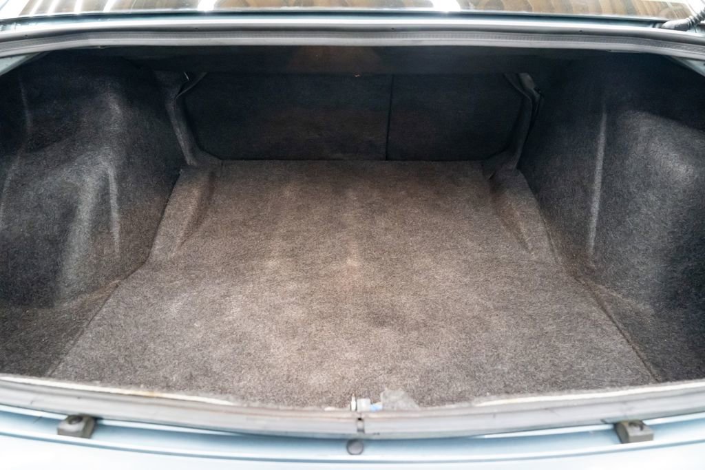 Used 2006 Chrysler 300 C w/ Protection Group II image 8