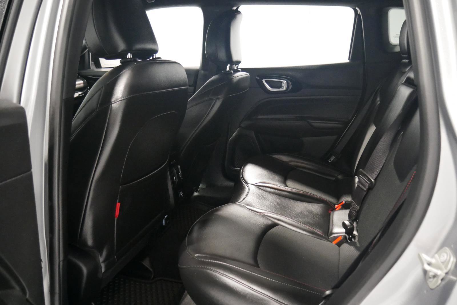 Used 2023 Jeep Compass Trailhawk image 12