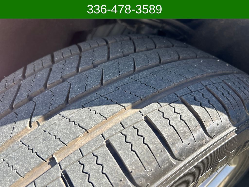 Certified 2022 Ford Explorer XLT w/ Equipment Group 202A AWD/4WD image 28