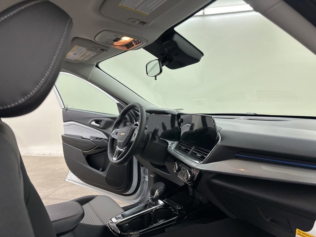 New 2026 Chevrolet Trax LT w/ Driver Confidence Package image 16