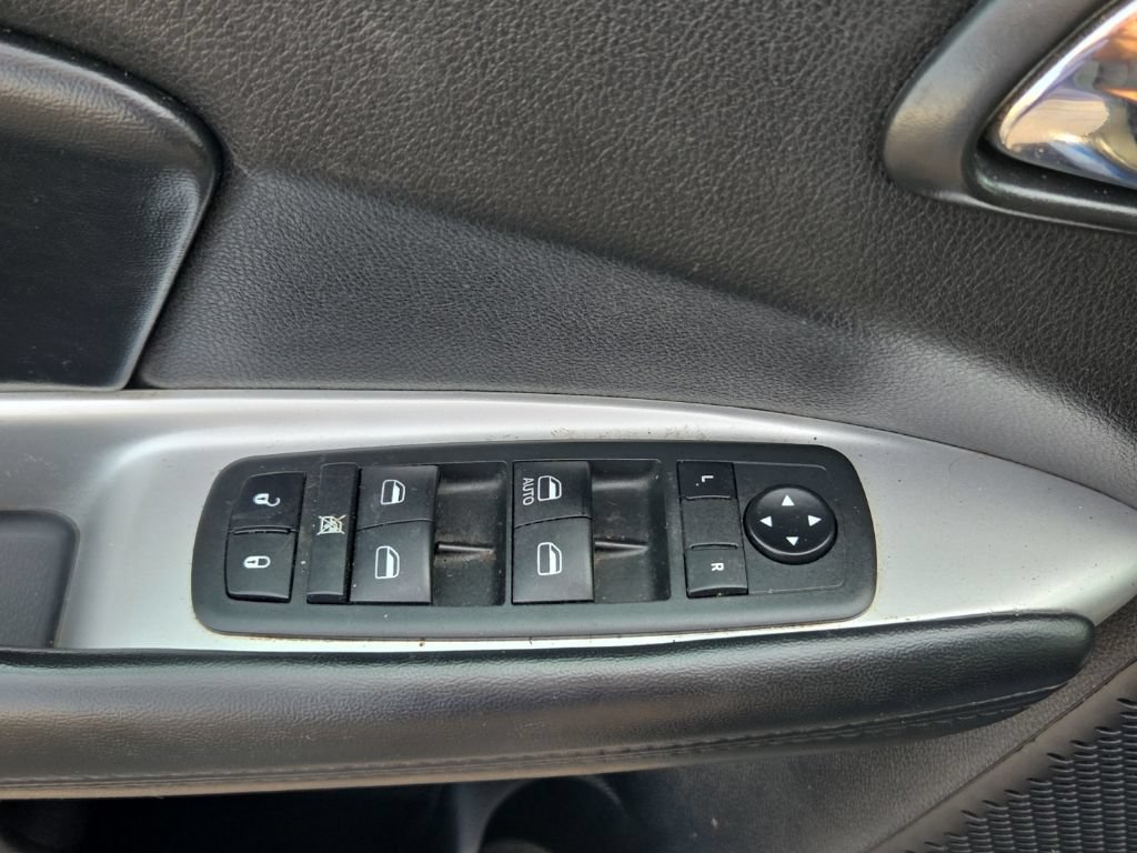 Used 2020 Dodge Journey SE w/ SE Popular Equipment Group FWD image 35