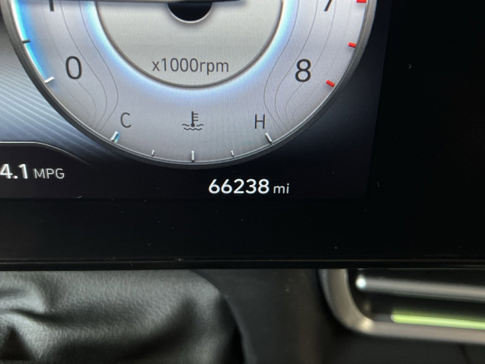 Used 2022 Hyundai Elantra Limited image 15