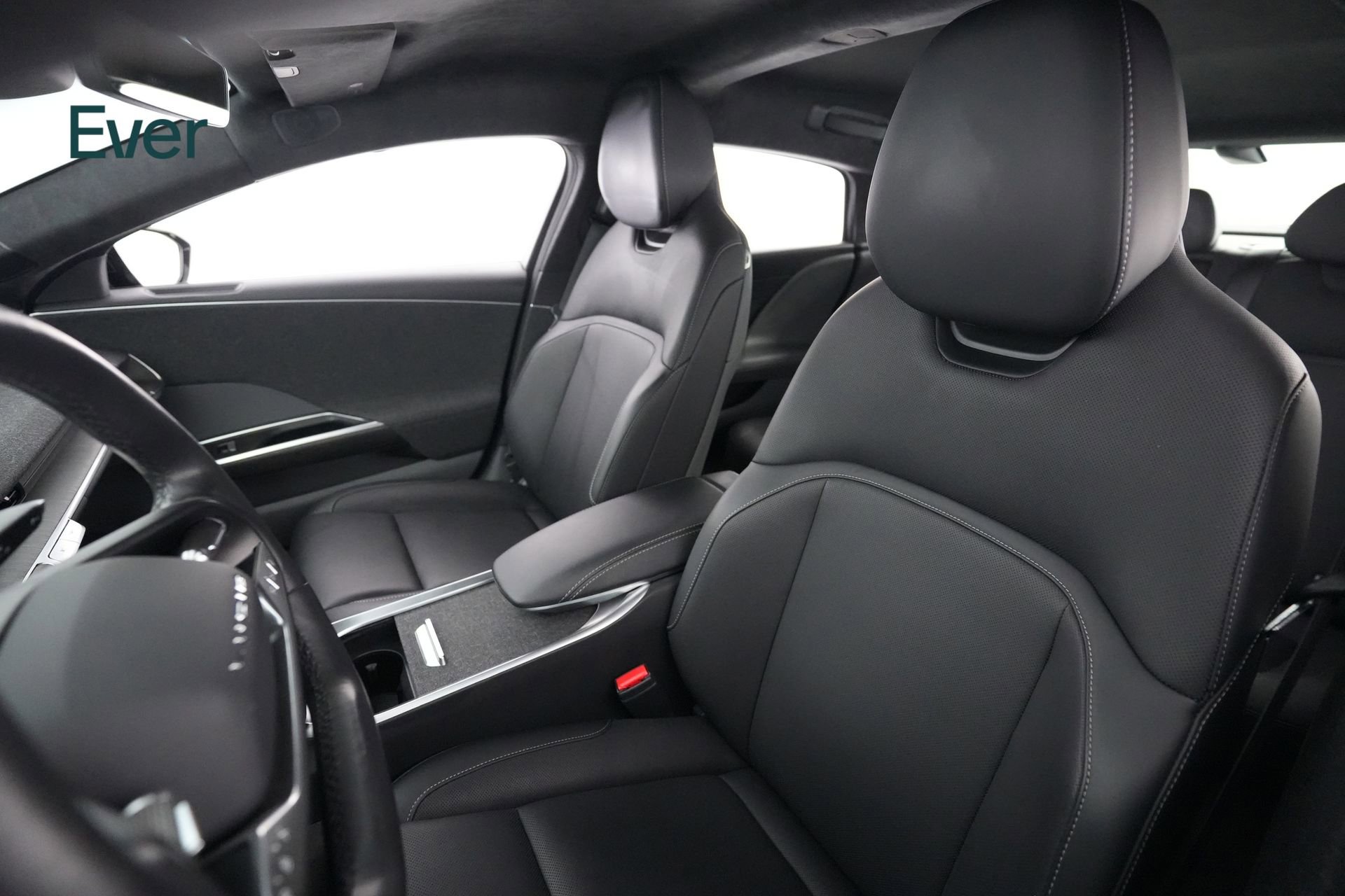 Used 2023 Lucid Air Pure image 4