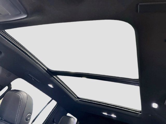 New 2027 Chevrolet Traverse LT w/ Sun and Wheel Package FWD image 24