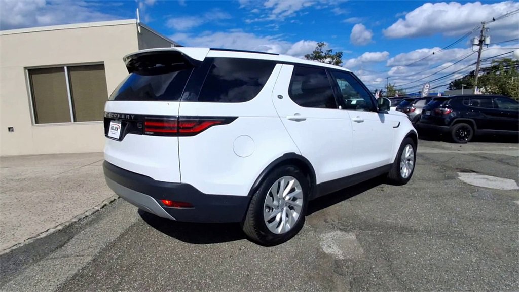 Used 2023 Land Rover Discovery S image 8