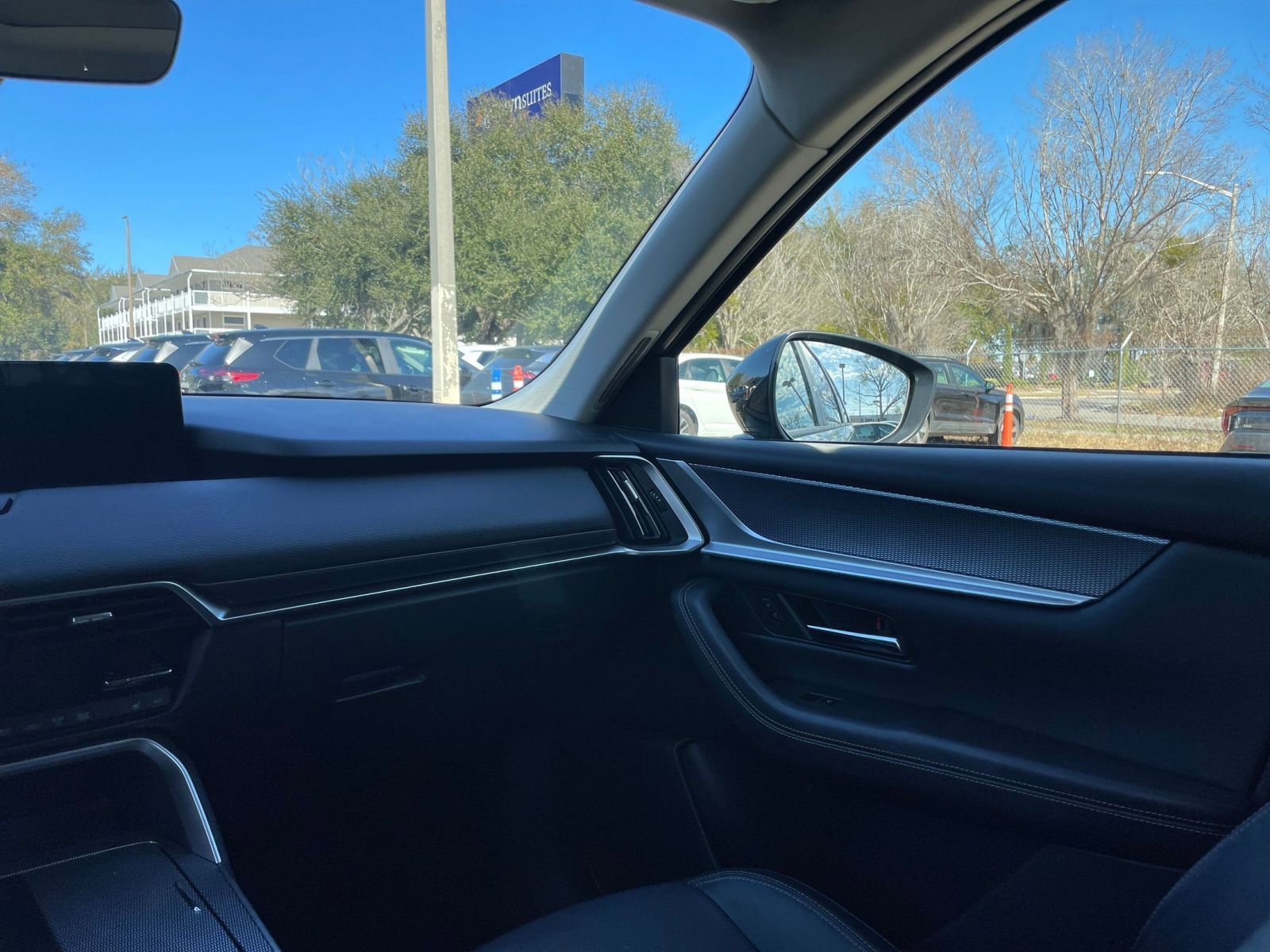 Used 2025 MAZDA CX-70 3.3 Turbo w/ Preferred Package AWD/4WD image 38