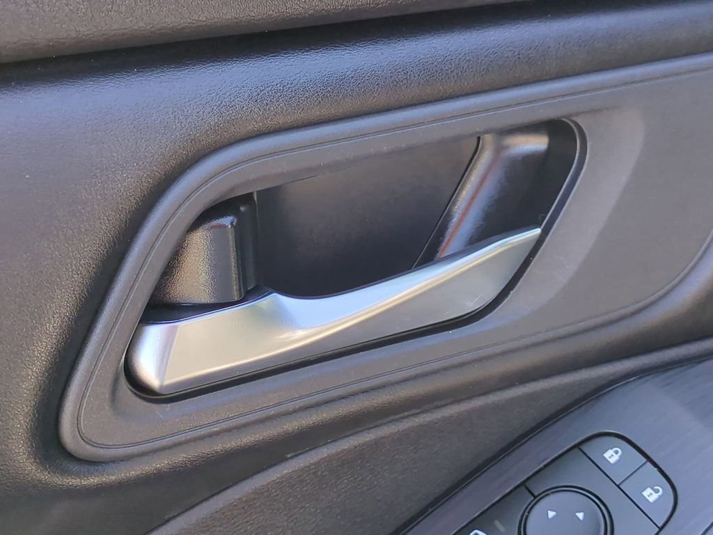 Used 2024 Nissan Rogue SV image 13