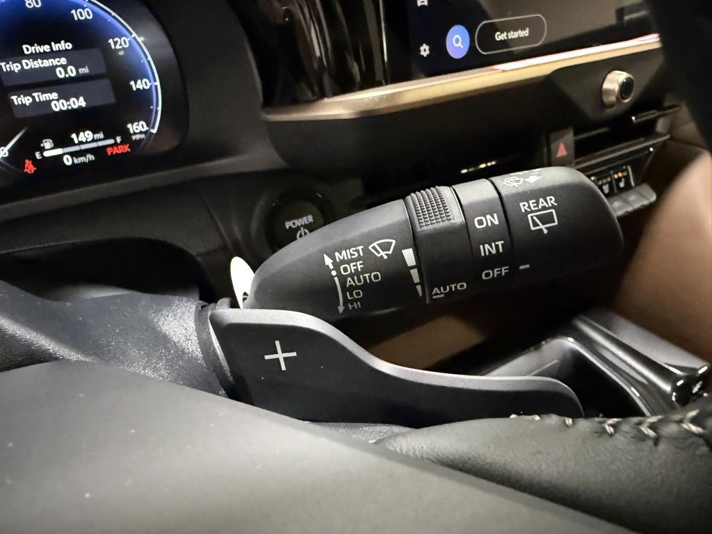 New 2025 Toyota Crown Signia Limited image 32