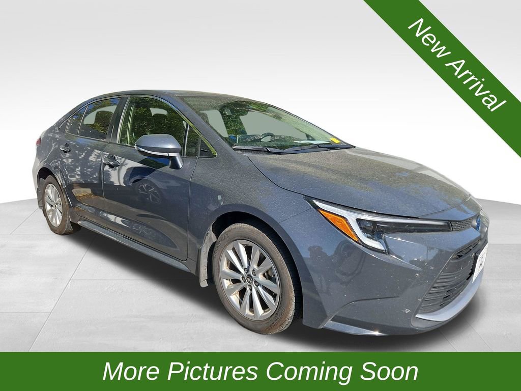 Used 2024 Toyota Corolla XLE image 1
