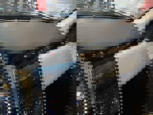 Used 2021 Land Rover Discovery Sport S image 14