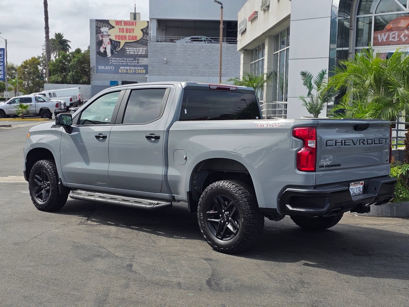 Used 2024 Chevrolet Silverado 1500 LT Trail Boss w/ LPO, Dark Essentials Package AWD/4WD image 6
