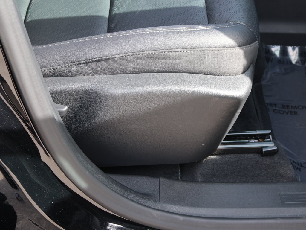 Used 2026 Chevrolet Equinox LT w/ Convenience Package II FWD image 9